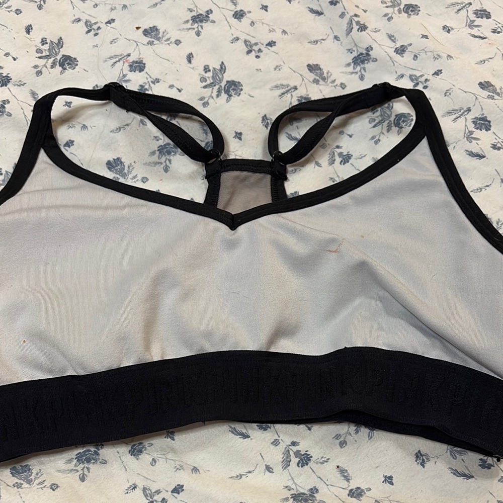 Victoria Secret PINK Ultimate Lightly Lined Sports Bra Black & White Size medium